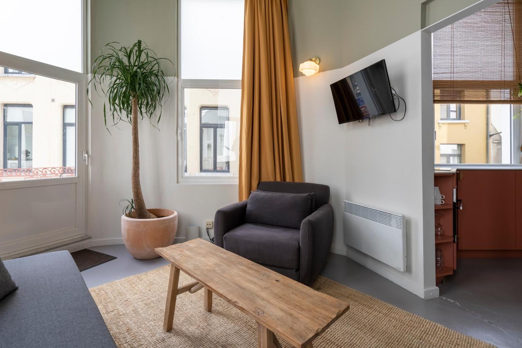 Shway - The Black Pants Appartement Antwerpen